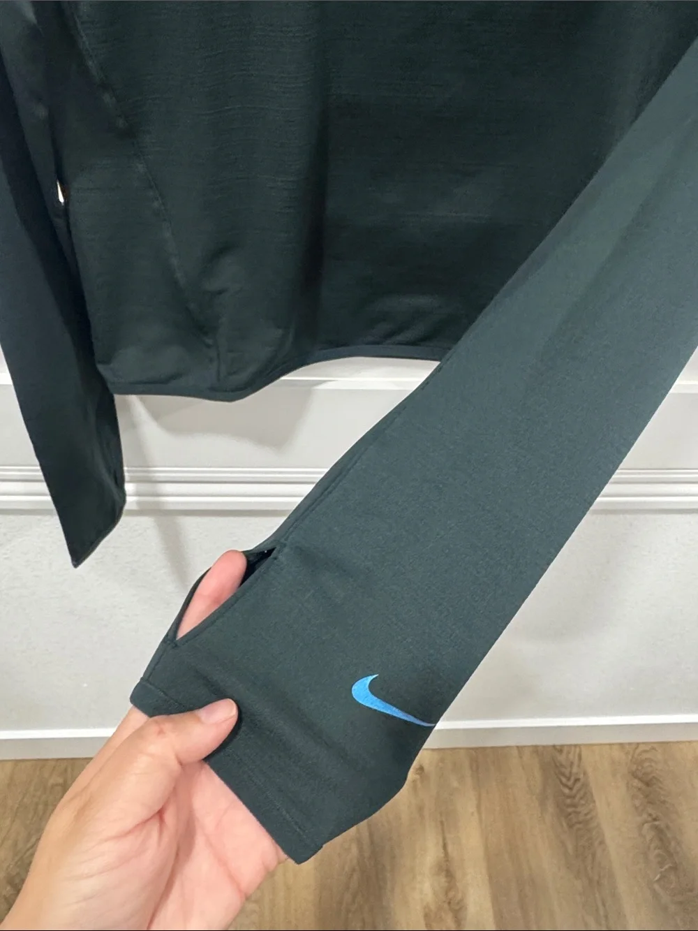 Nike Pro Kids  Long-Sleeve Half Zip Top in Dark Green